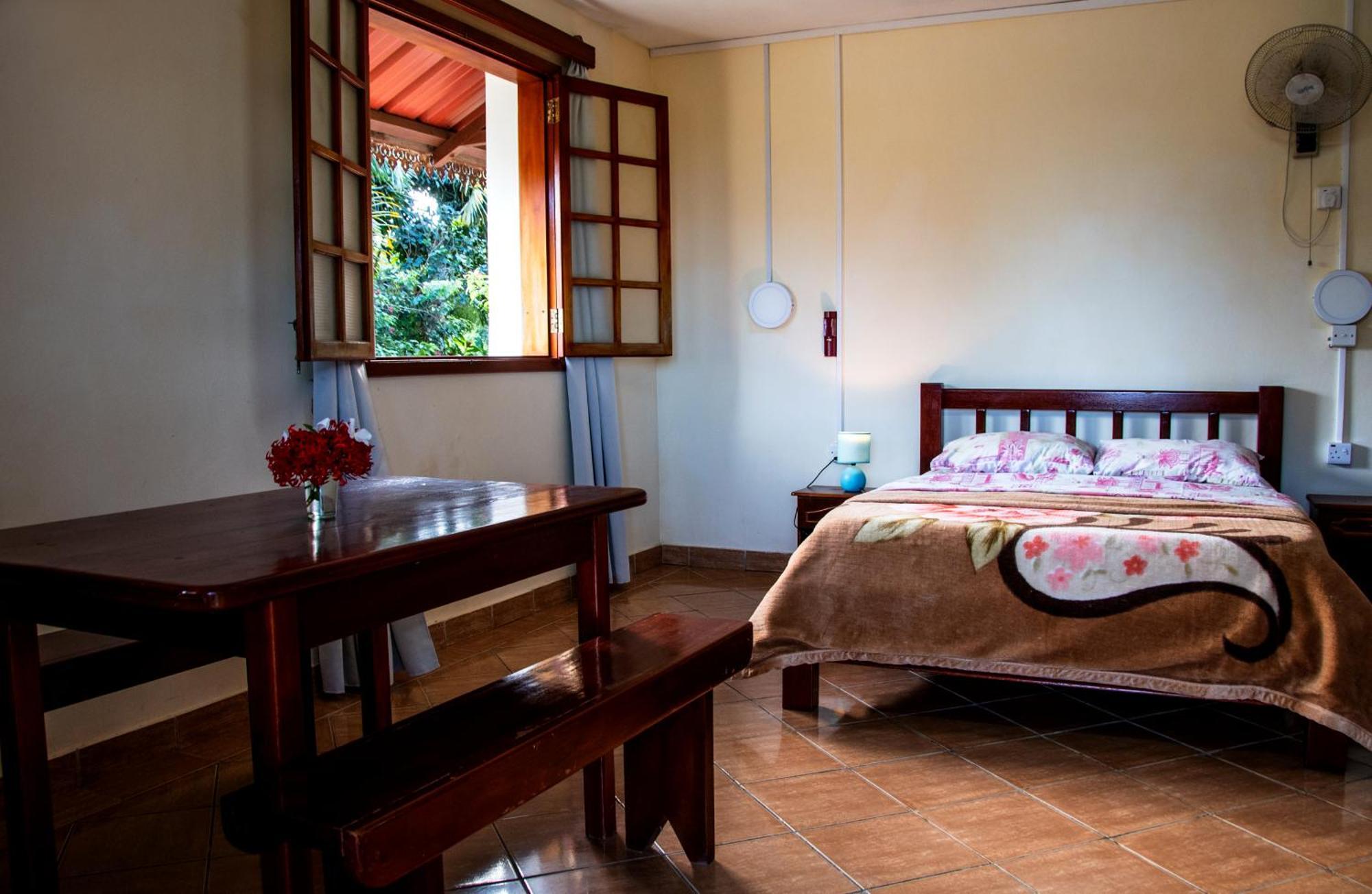 Le Tropical Chez Jeannette Bed & Breakfast Saint Gabriel Room photo