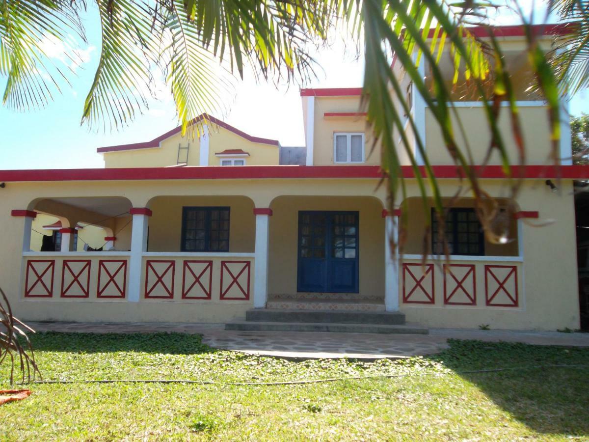 Le Tropical Chez Jeannette Bed & Breakfast Saint Gabriel Exterior photo